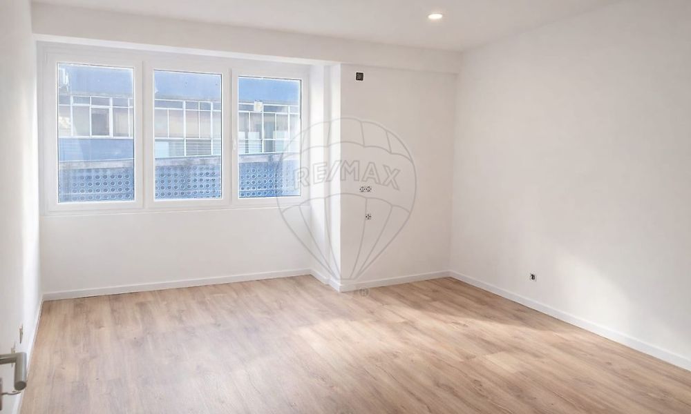 12094542-5c90-4003-8fcd-d9a3547a8fbc