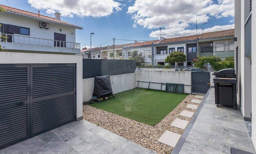 83cd2227-f5f5-487e-8821-e2bbb0c26b73