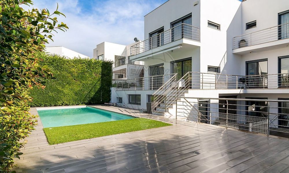 b2b124f8-d8af-48c0-b9ed-346b30e81196