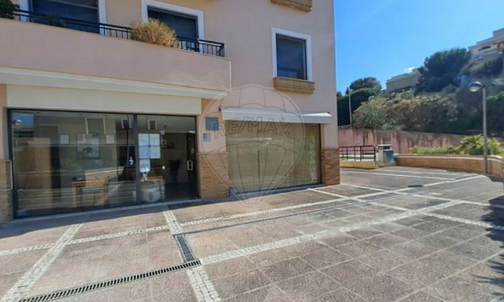 e6fe5cc8-b921-42ca-8a64-9b024729c7a4